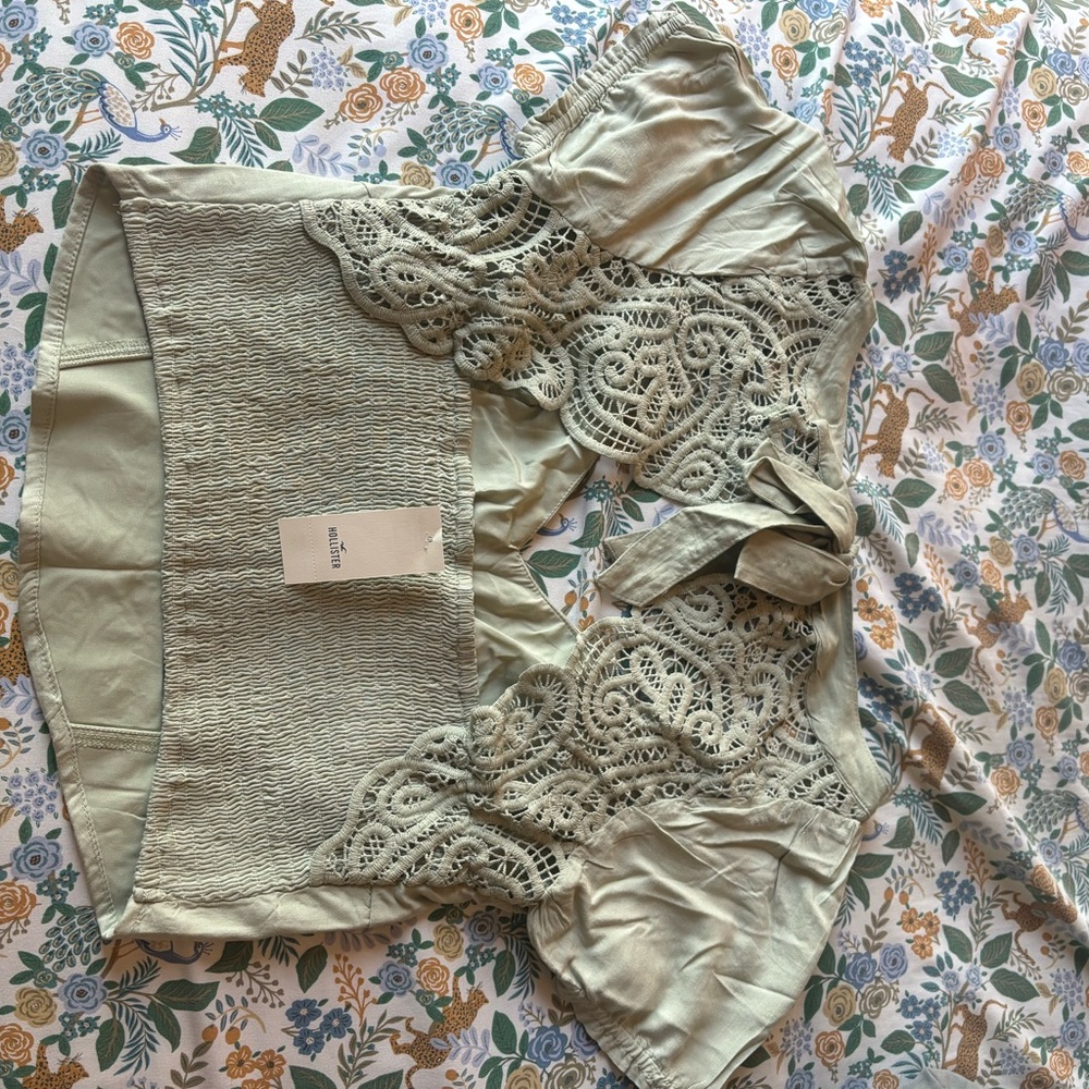 Open Back Cropped Top - Picture 3 of 3